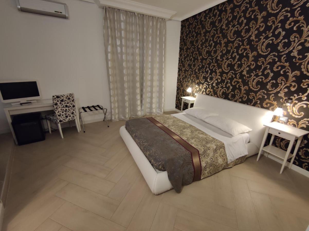 Sami Rooms - Teatro A 400 Mt - Ortigia A 1500 Mt - 시라쿠사 외부 사진