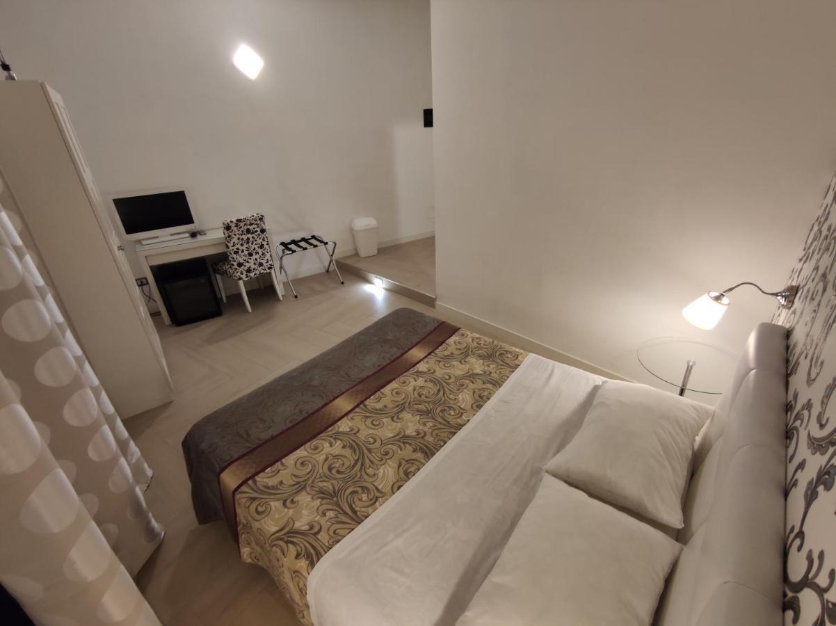 Sami Rooms - Teatro A 400 Mt - Ortigia A 1500 Mt - 시라쿠사 외부 사진