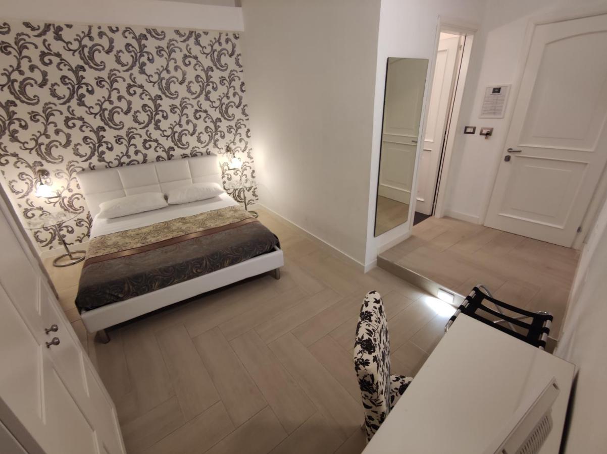 Sami Rooms - Teatro A 400 Mt - Ortigia A 1500 Mt - 시라쿠사 외부 사진